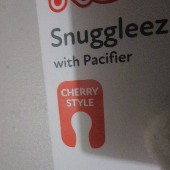 NWT Nuby Snuggleez with Cherry Pacifier holder stuffed Giraffe 0-6 Months - Picture 5 of 12